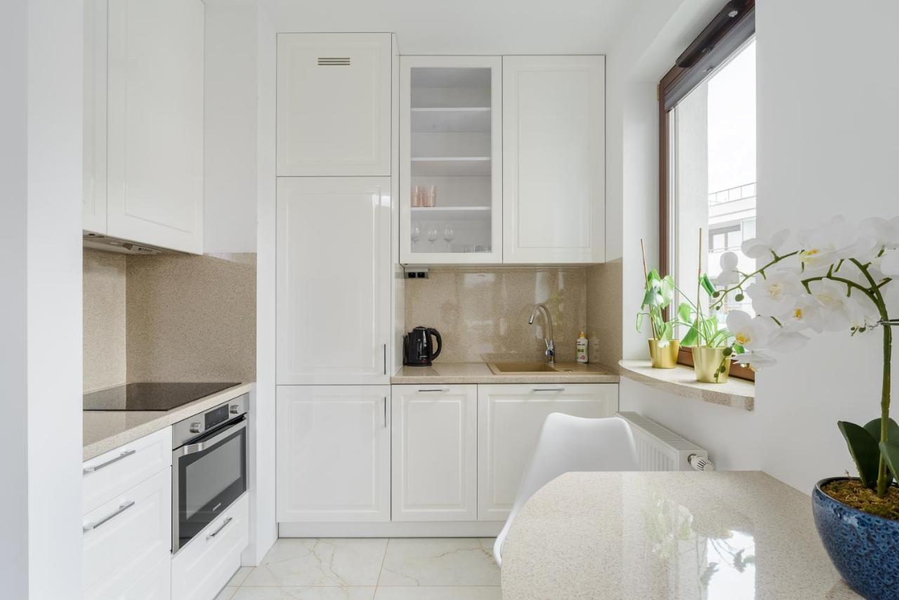 Modern Studios Near Arkadia Center Варшава Экстерьер фото
